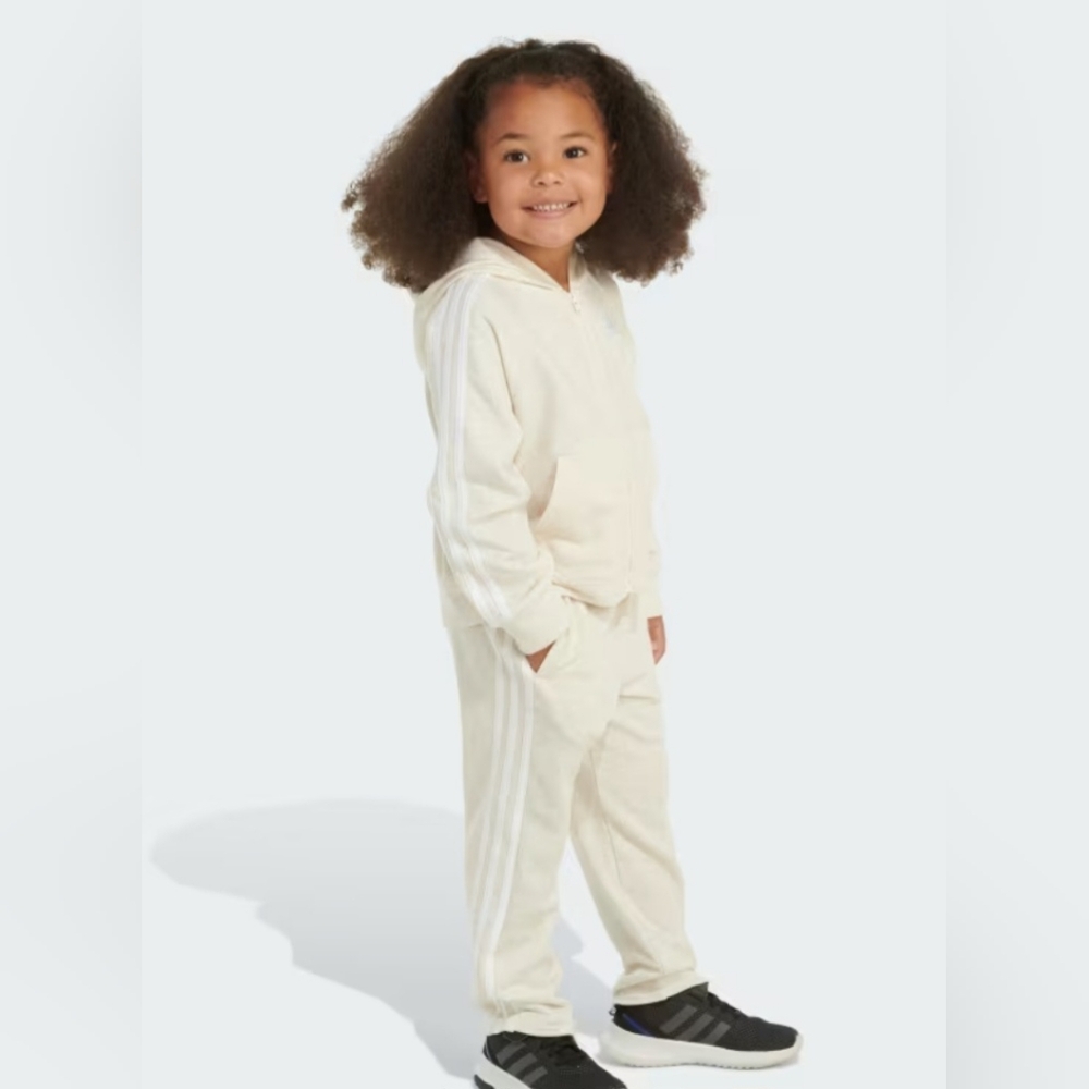 Adidas girl set size 6